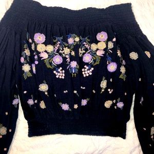 🌸🌼Free People Navy Blue Off TheShoulder Crop Top with Floral Embroidery 🌼🌸